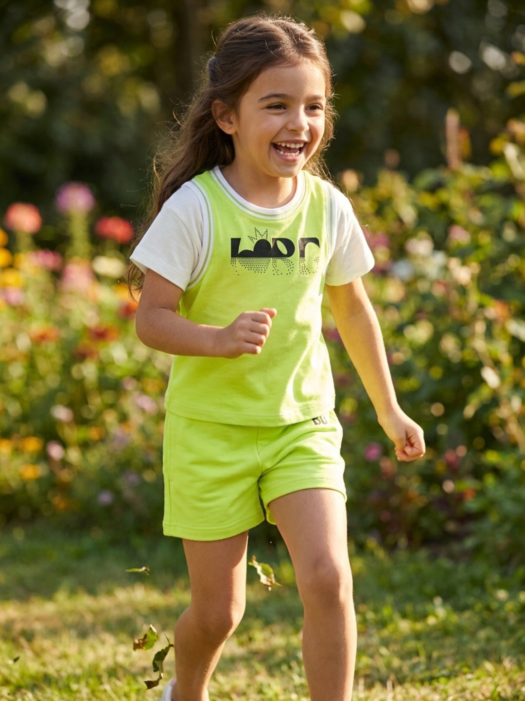 Blue Giraffe Girls Green Solid Round Neck Short Sleeves Tshirt