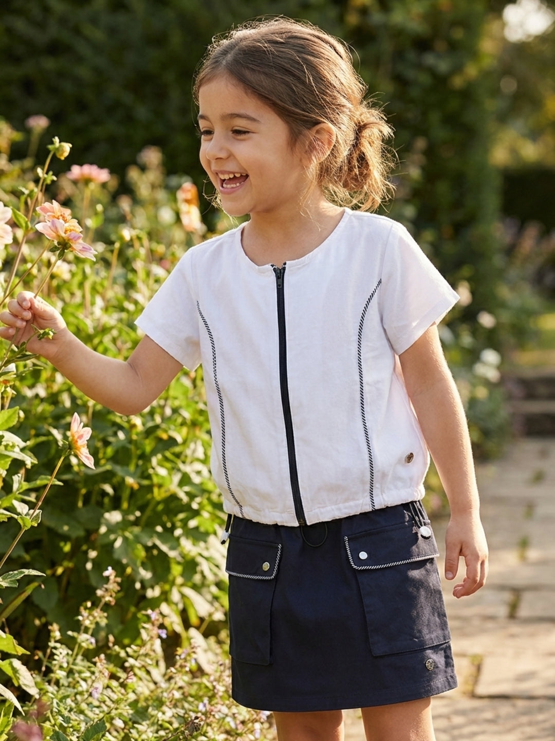 Blue Giraffe Kids White Solid Round Neck Top