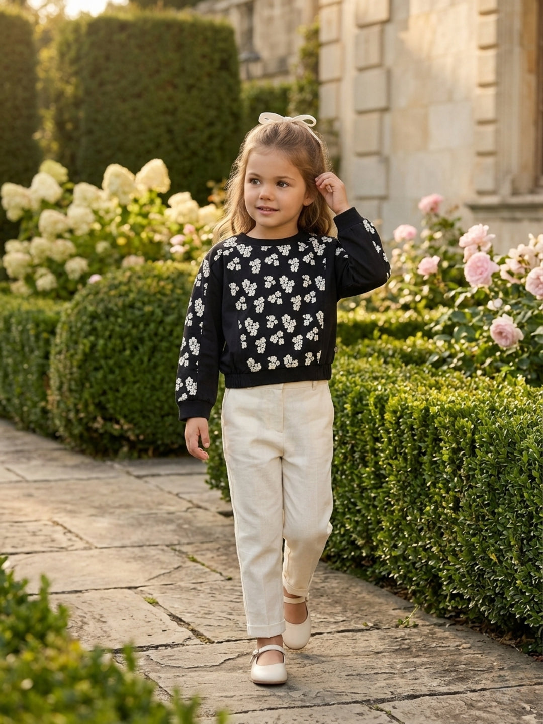 Blue Giraffe Girls Black Printed Crew Neck Top