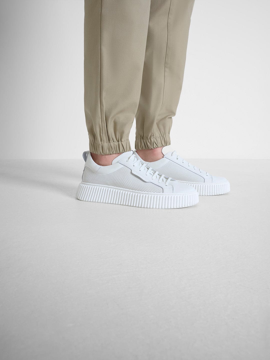 Antony Morato Men Beige Slim Fit Solid Trouser