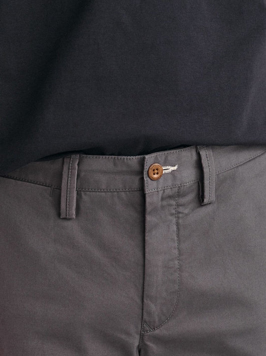 Gant Men Grey Slim Fit Solid Trouser