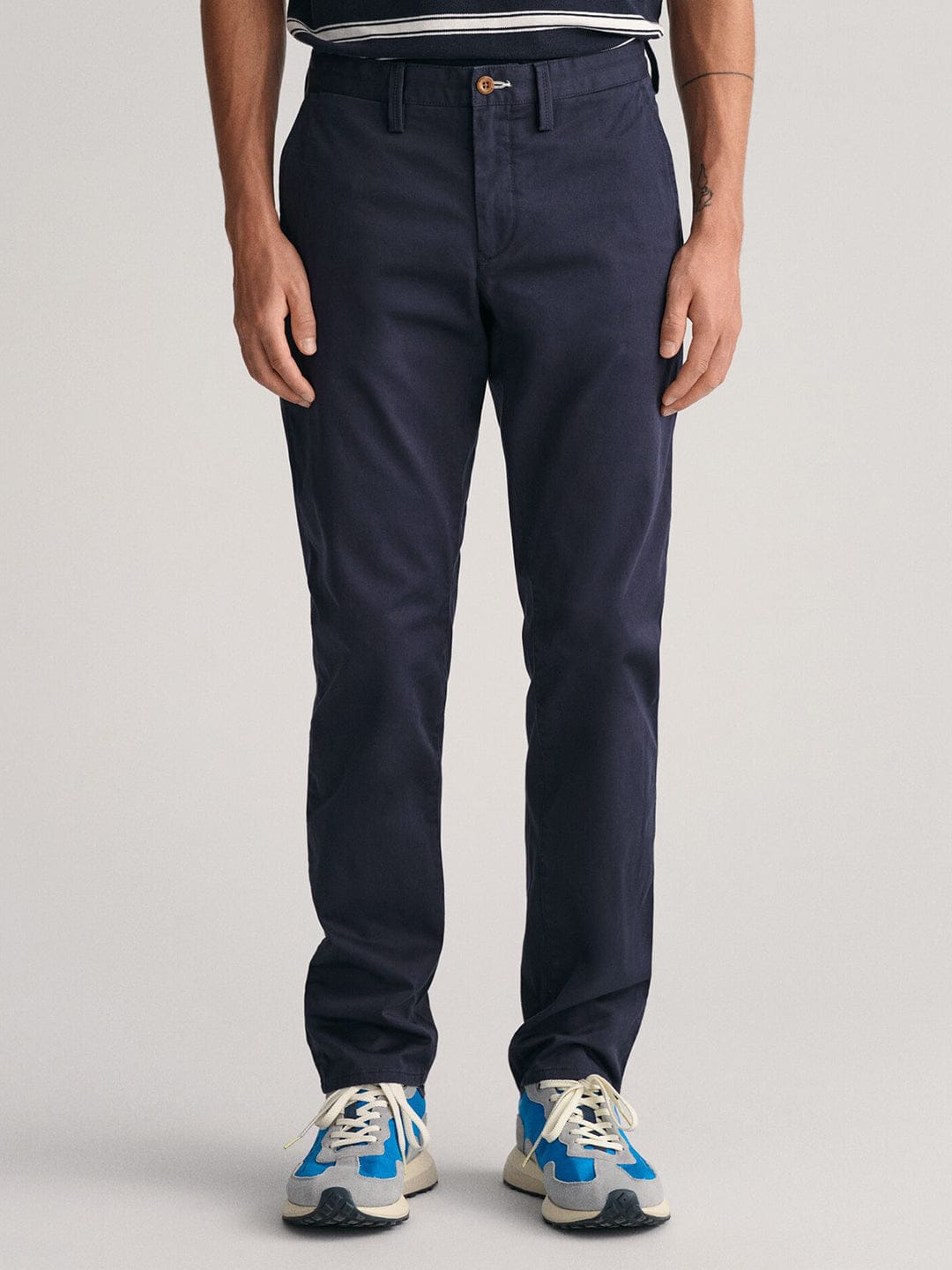 Gant Men Blue Slim Fit Solid Trouser