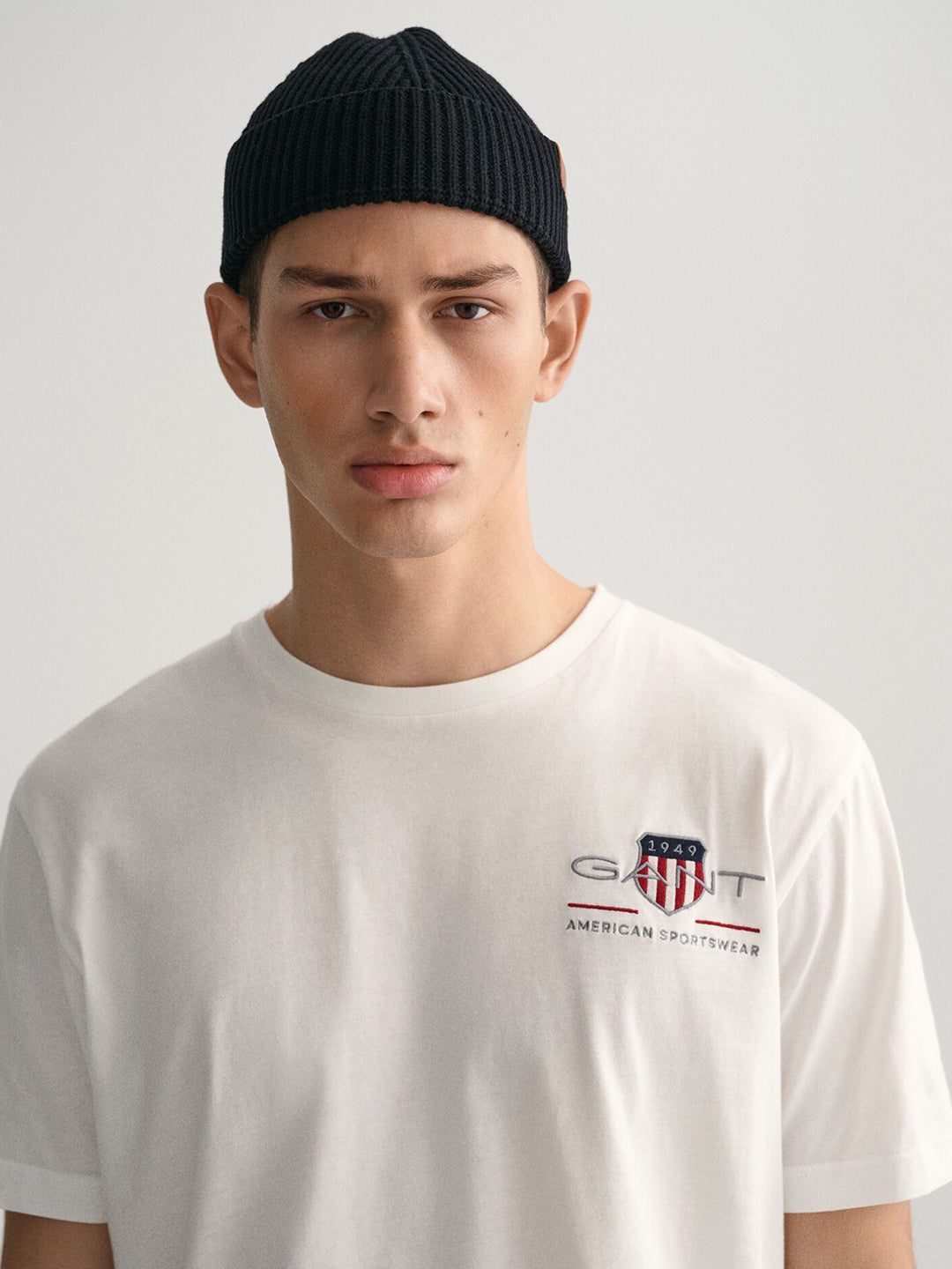 Gant Men White Solid Crew Neck Tshirt
