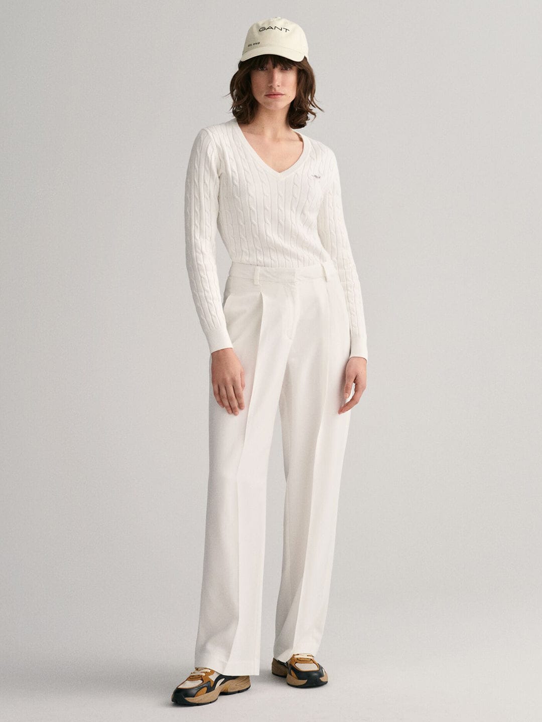 Gant Women White Solid V-Neck Sweater