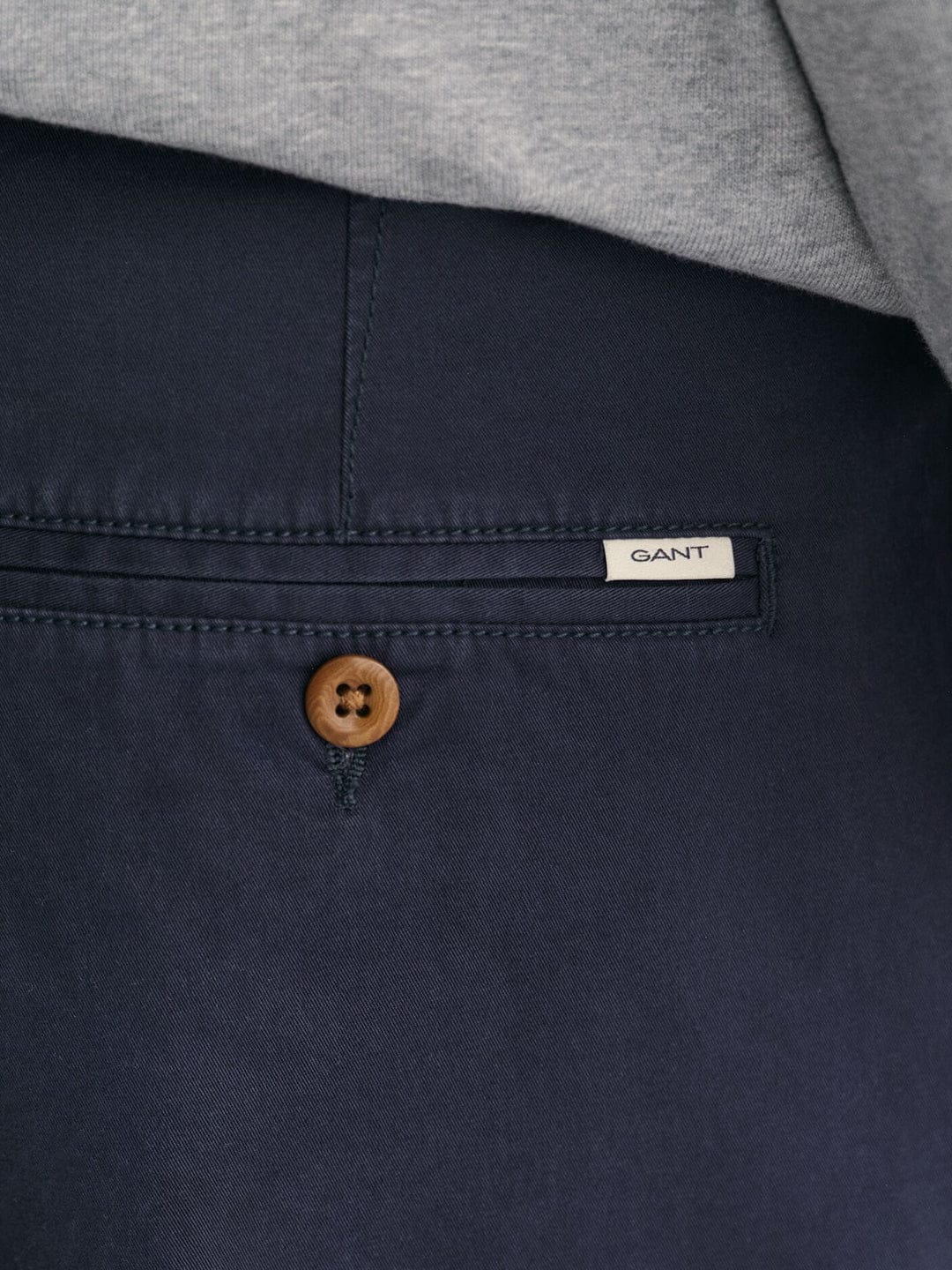 Gant Men Blue Regular Fit Solid Trouser