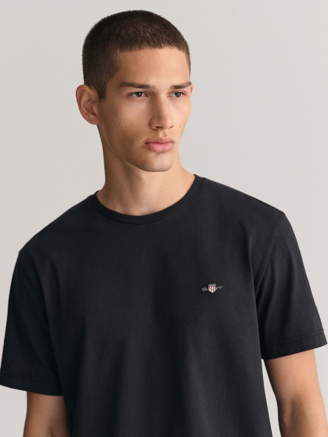 Gant Men Black Solid Crew Neck Tshirt