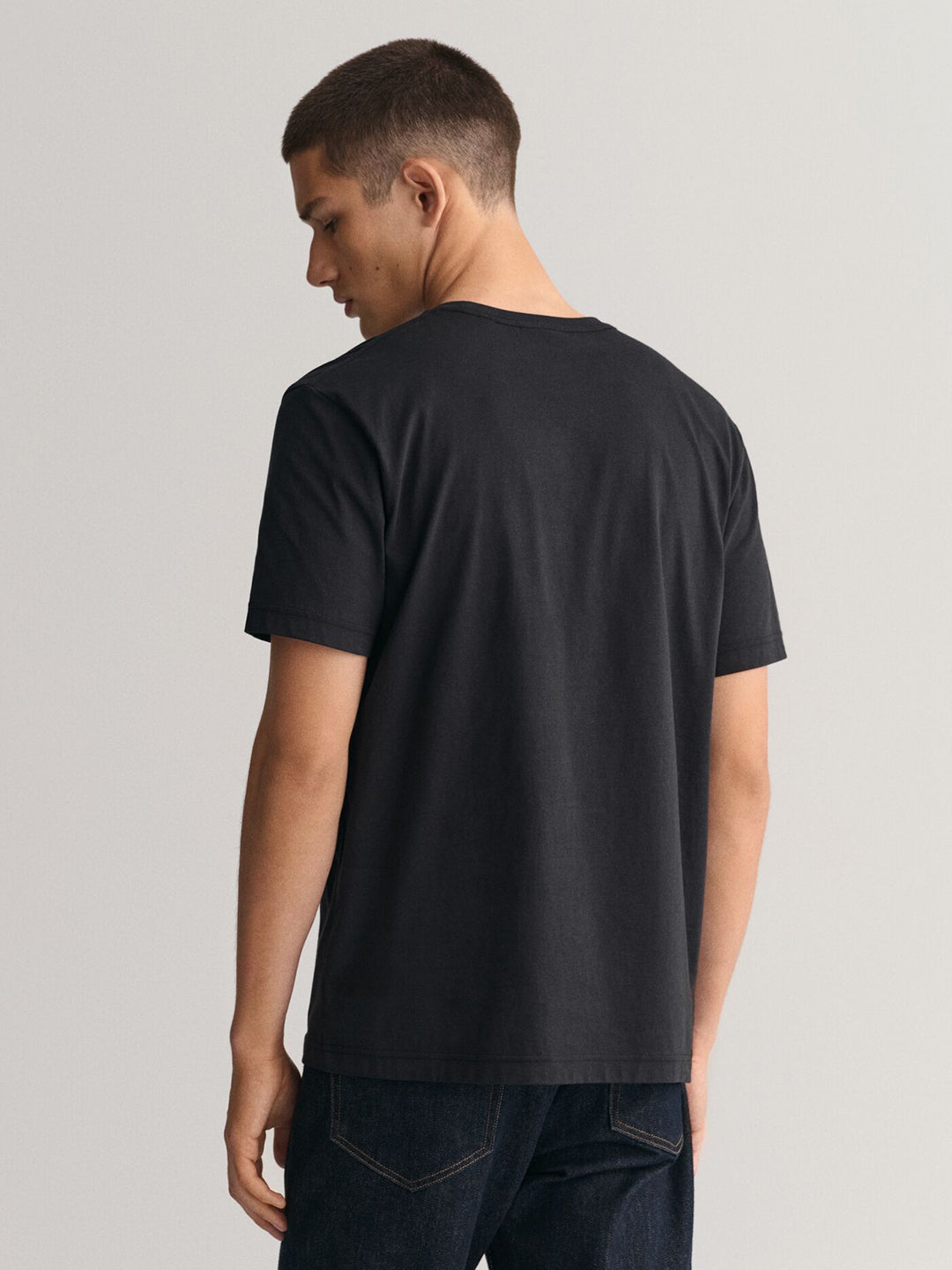 Gant Men Black Solid Crew Neck Tshirt