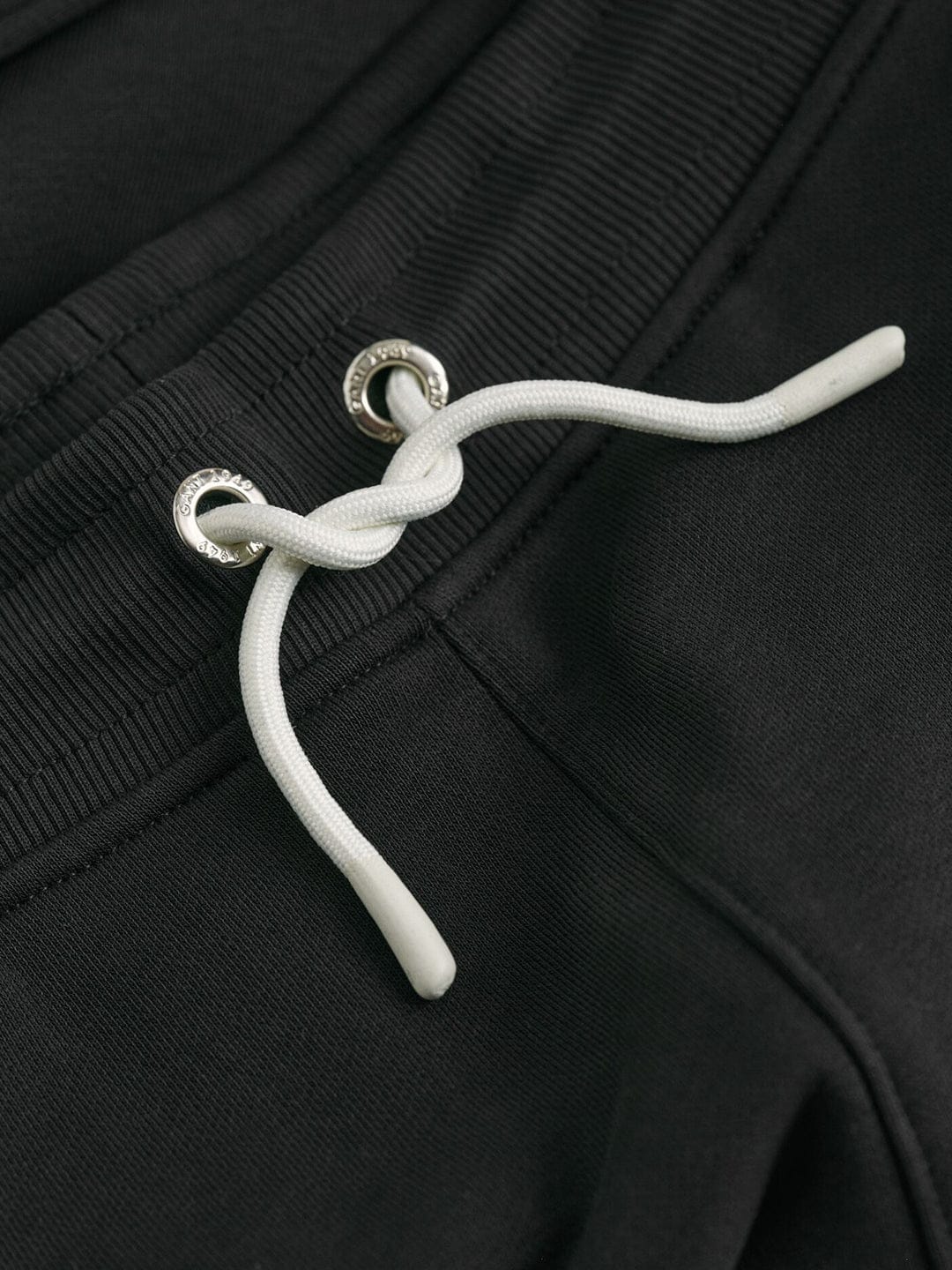 Gant Boys Black Regular Fit Solid Sweatpant