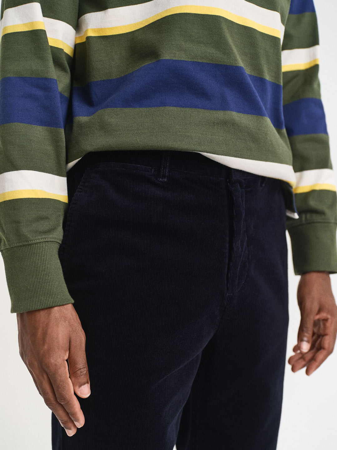 Gant Men Blue Regular Fit Solid Trouser