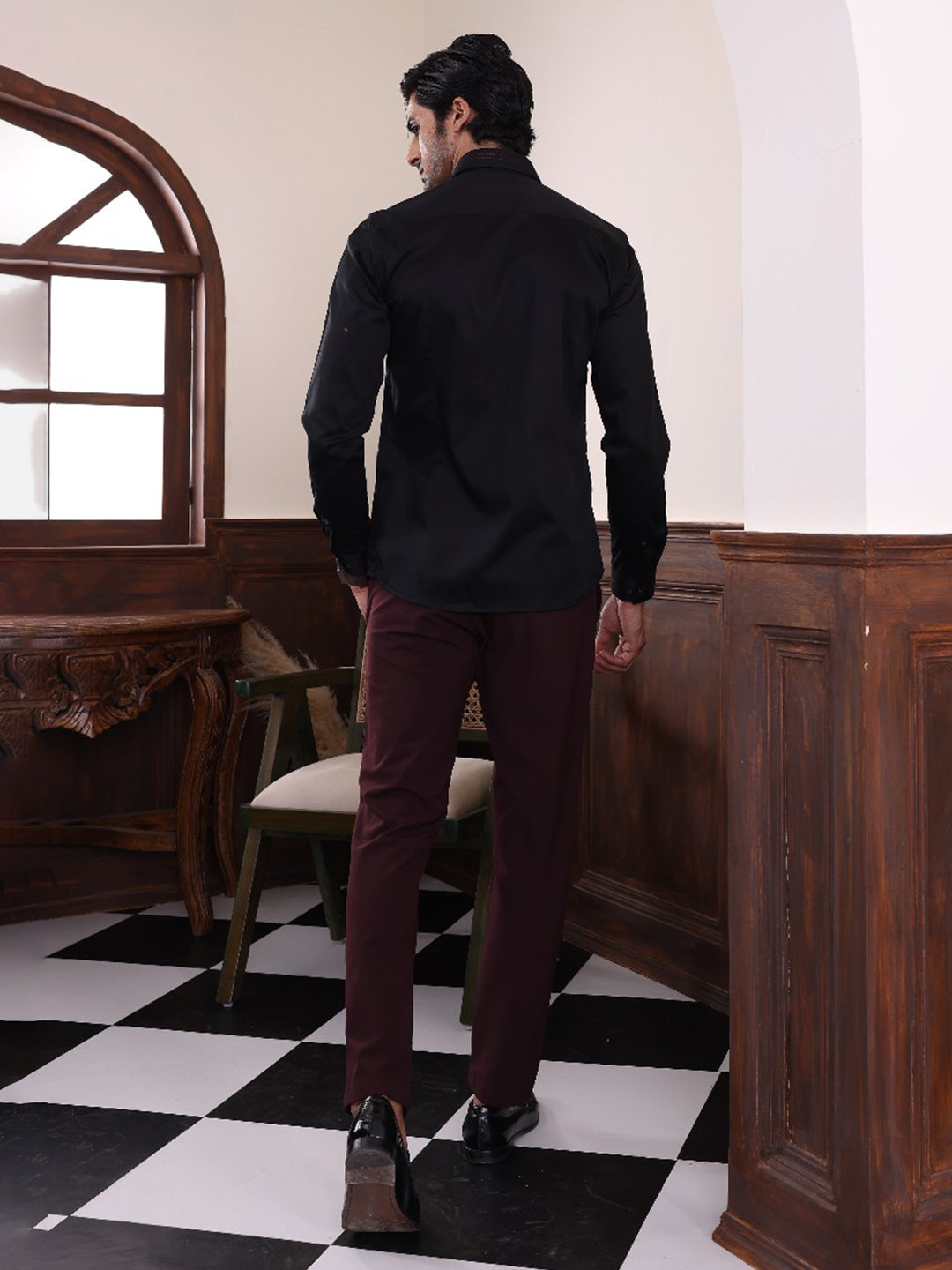 Abkasa Men Black Collar Shirt