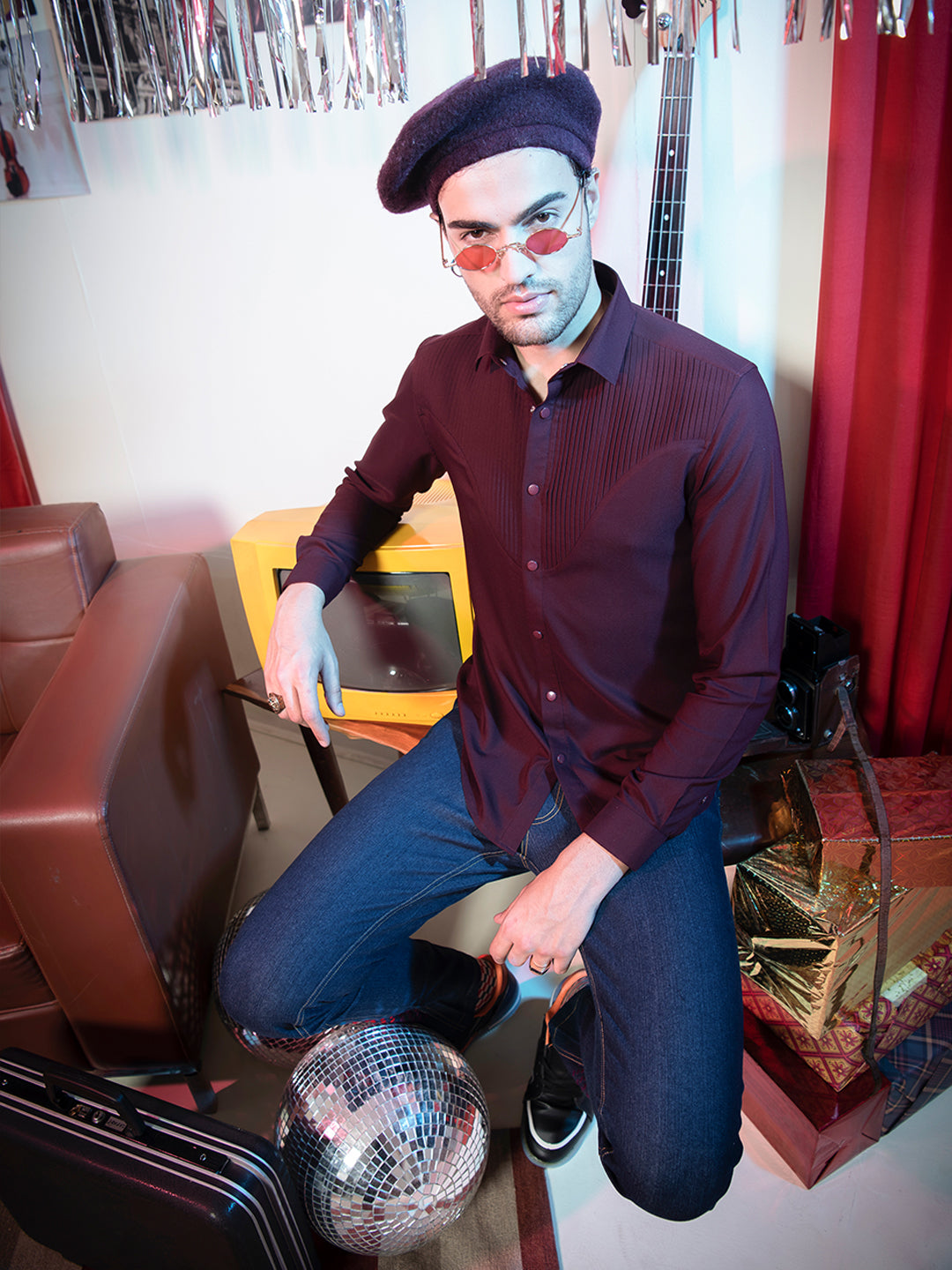 Abkasa Men Red Pleats Collar Shirt