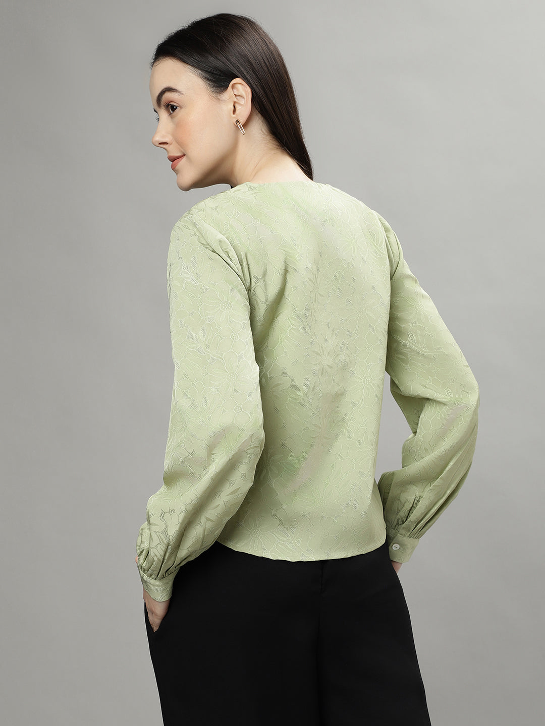 Centrestage Women Printed V Neck Long Sleeves Top