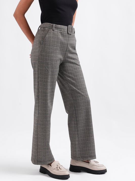 Elle Women Black Checked Fit and Flare Trouser