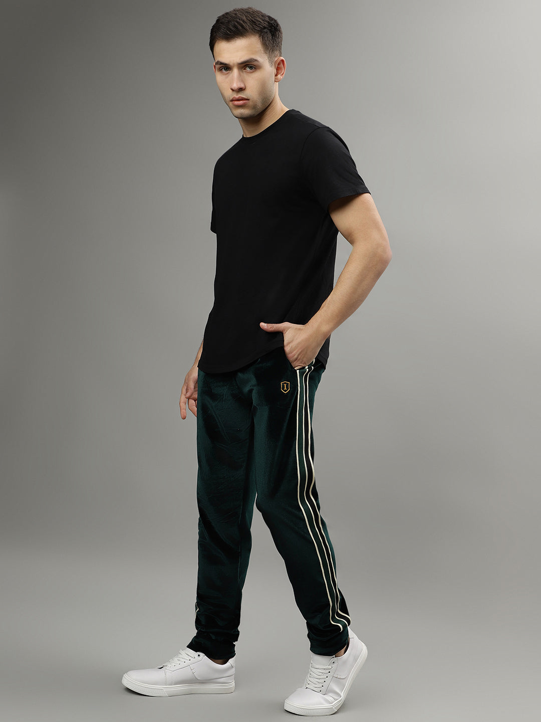 Iconic Men Solid Regular Fit Trackpant