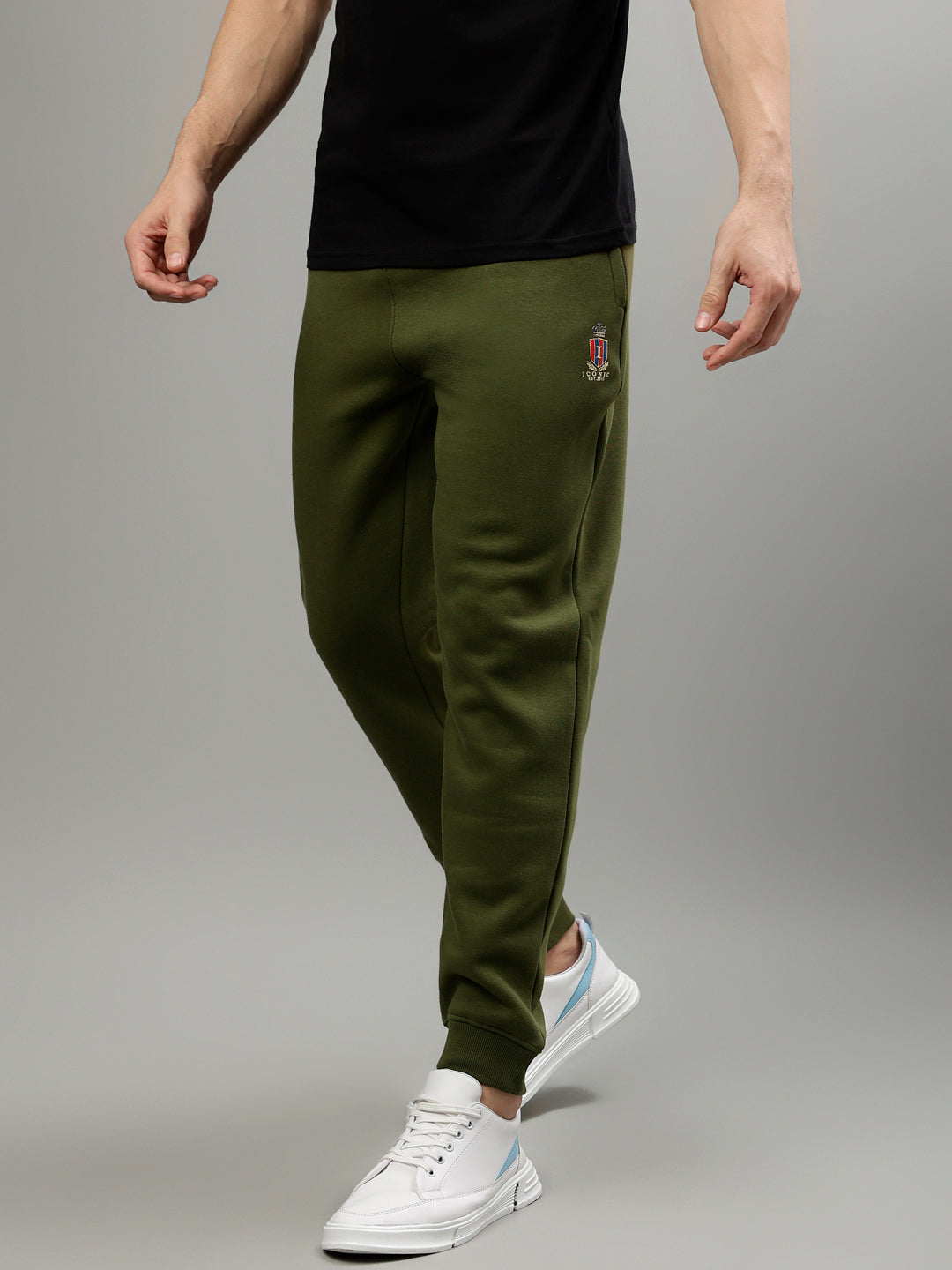 Iconic Men Green Solid Regular Fit Joggers Trackpants