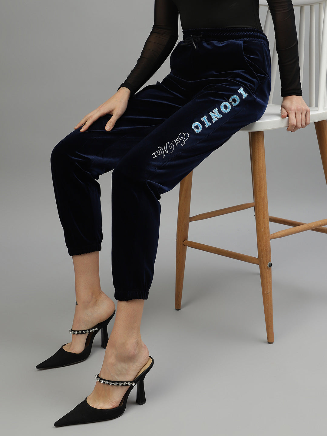 Iconic Women Solid Regular Fit Track Pants