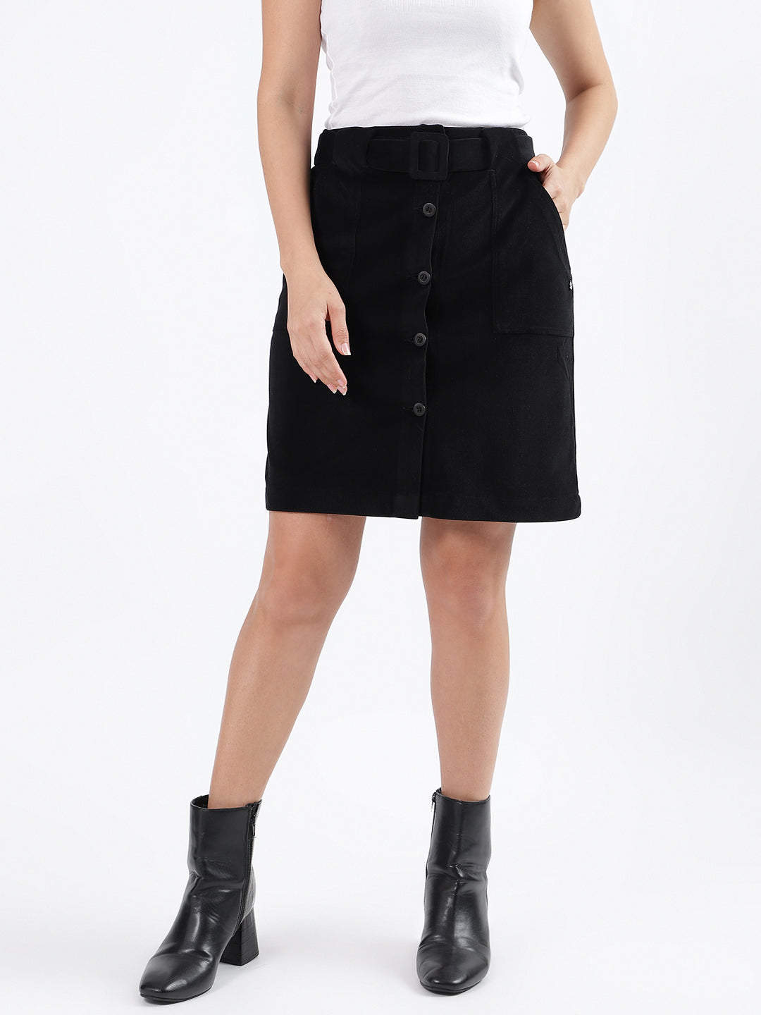 Iconic Women Black Solid Regular Fit Skirt