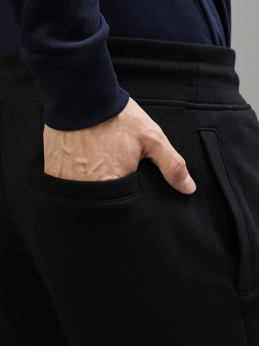 Gant Men Black Solid Regular Fit Trackpants