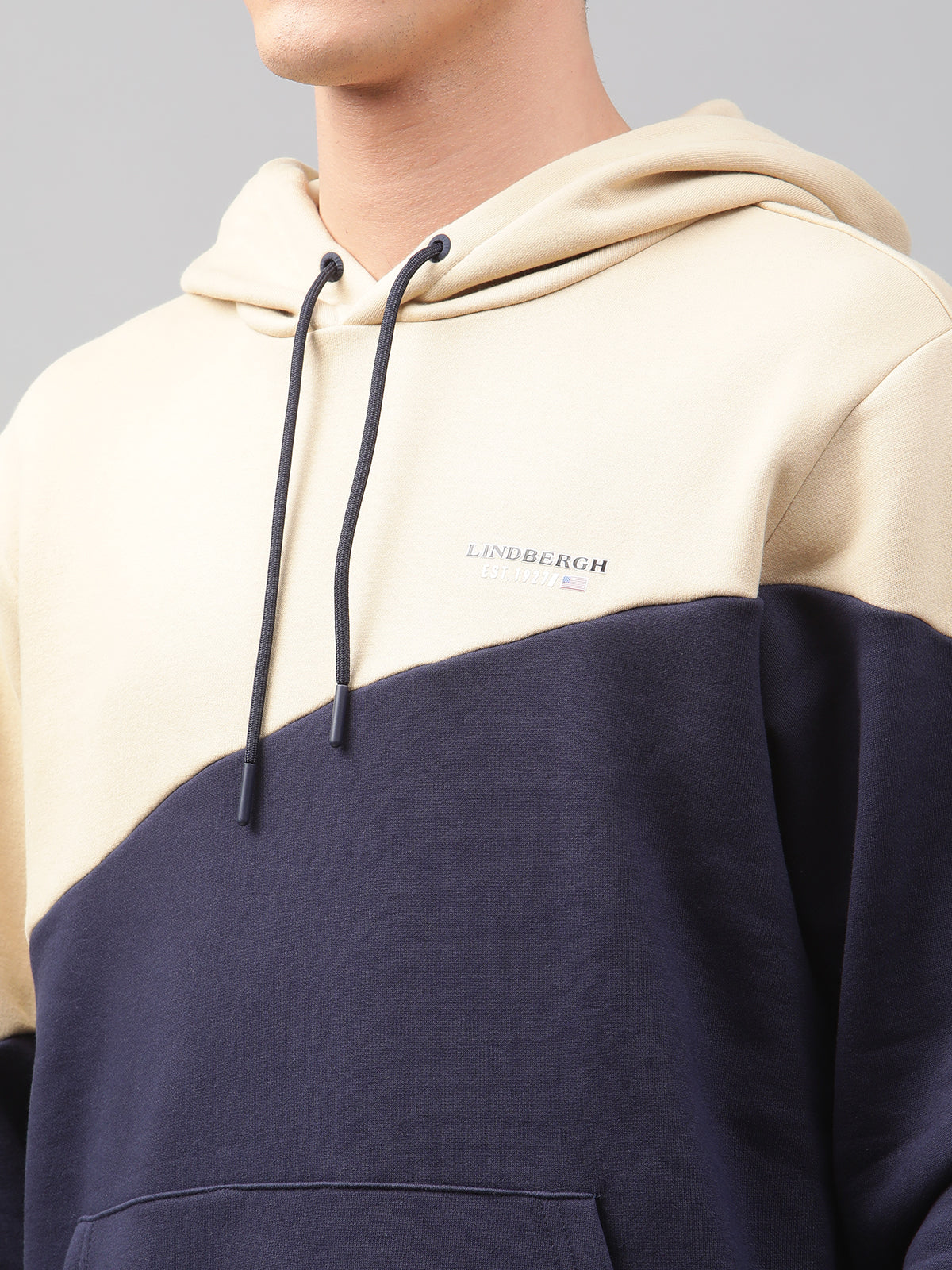 Lindbergh Men Multi Colour blocked Hooded Full Sleeves SweaT-shirt